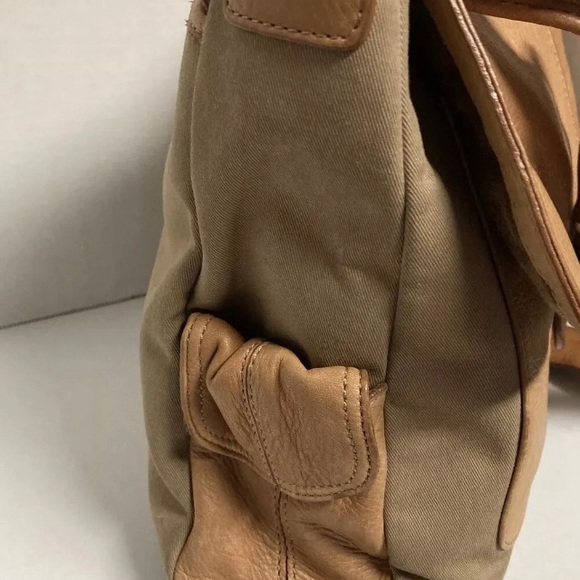 Liz Claiborne Messenger Bag PreOwned - Picture 10 of 10